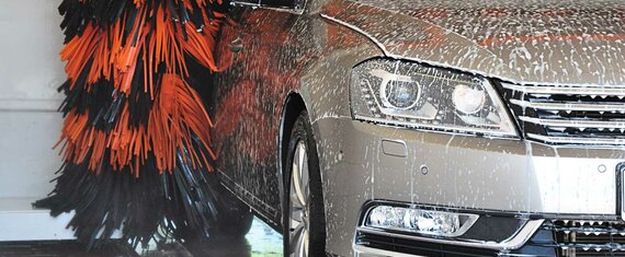 Cost-Efficient Development of Web and Mobile Apps for a Car Washing Service